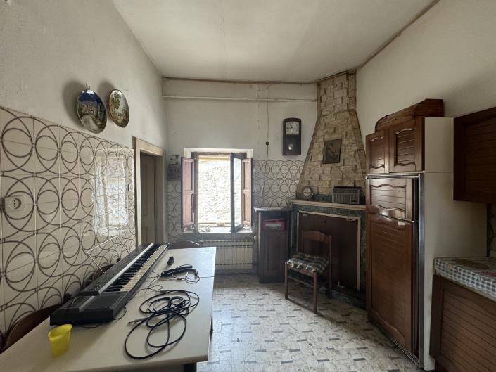 Image No.10-4 Bed Townhouse for sale