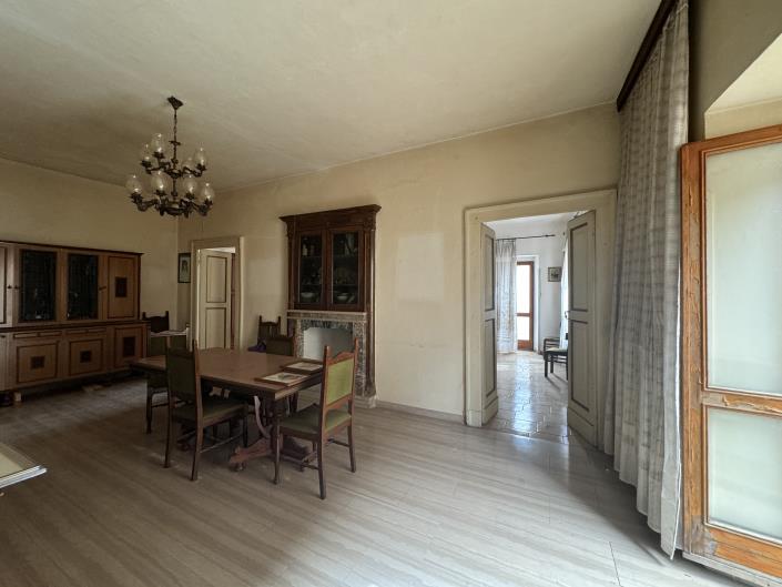 Image No.14-4 Bed Townhouse for sale