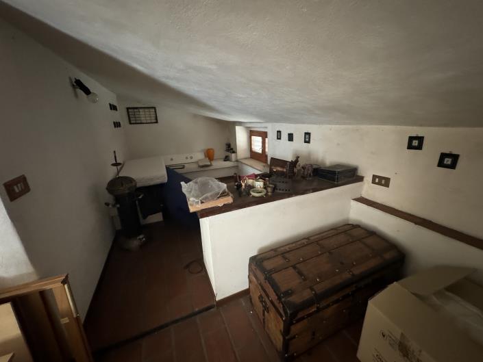 Image No.18-4 Bed Townhouse for sale