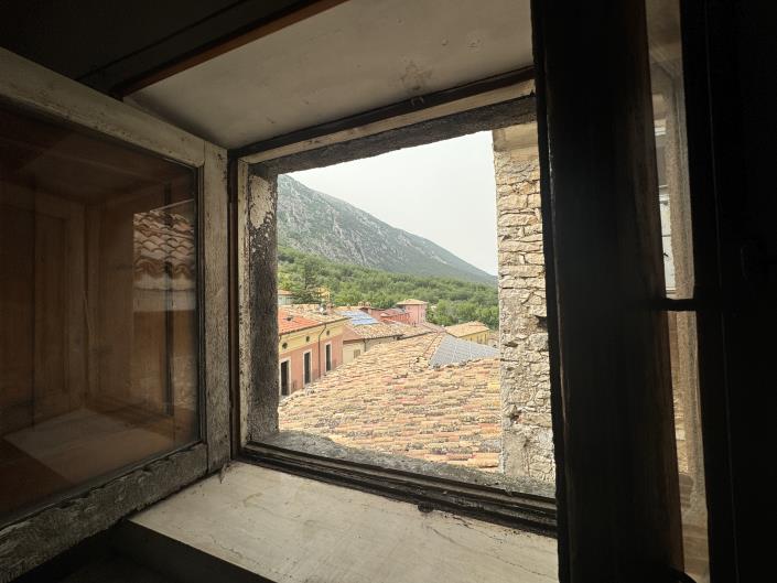 Image No.28-4 Bed Townhouse for sale