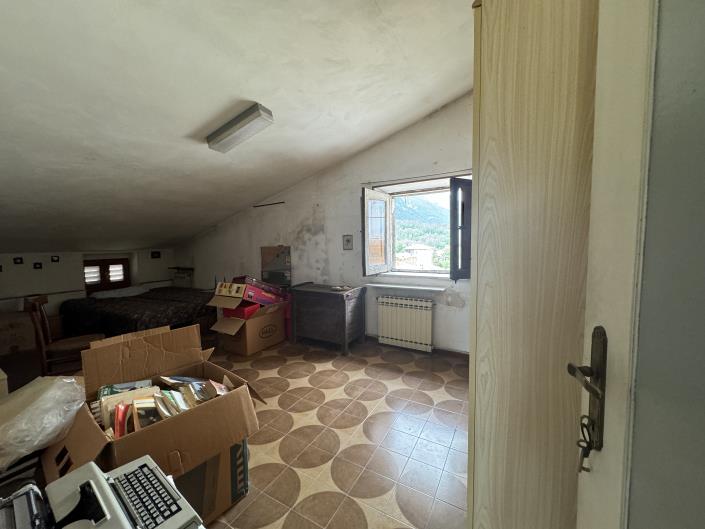 Image No.20-4 Bed Townhouse for sale