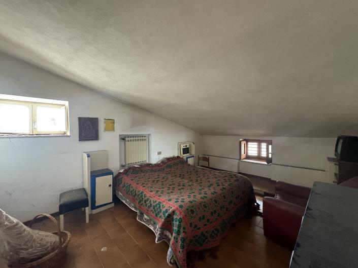 Image No.19-4 Bed Townhouse for sale