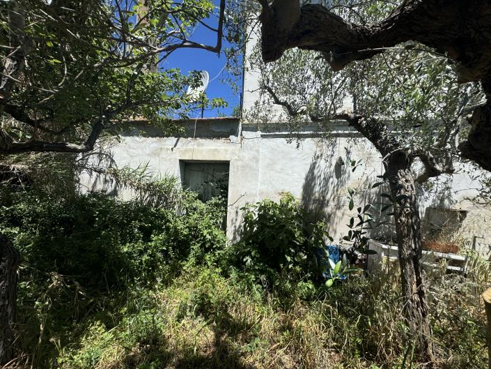 Image No.60-3 Bed Farmhouse for sale