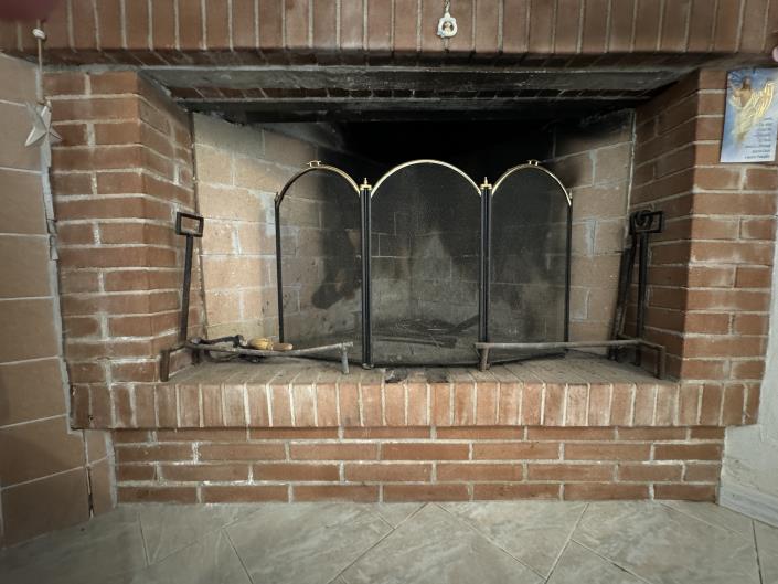 Image No.9-3 Bed Farmhouse for sale