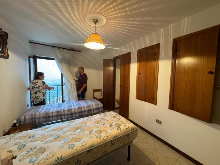 Image No.18-2 Bed Townhouse for sale