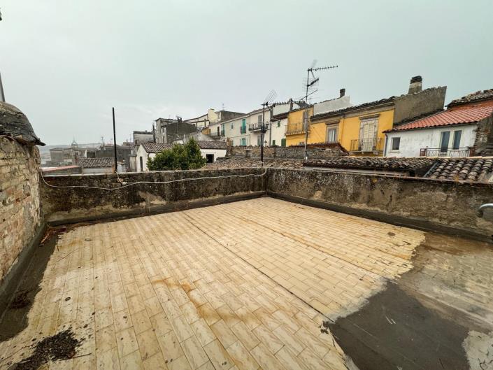 Image No.27-2 Bed Townhouse for sale