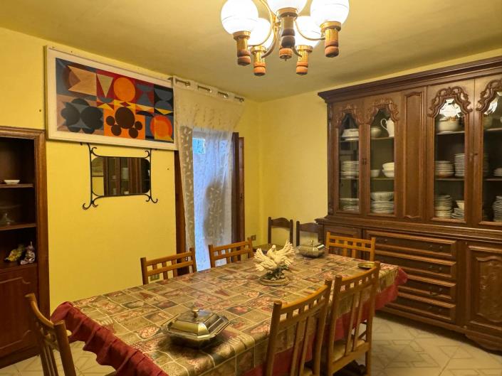 Image No.8-2 Bed Townhouse for sale