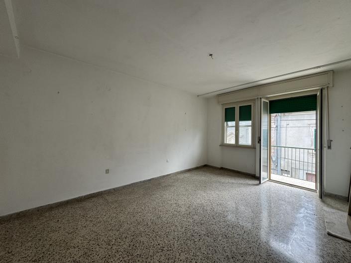 Image No.12-4 Bed Townhouse for sale