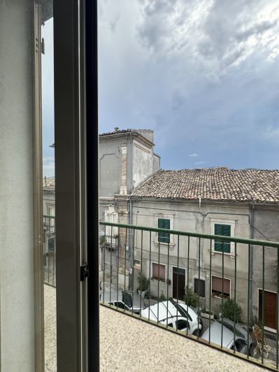 Image No.29-4 Bed Townhouse for sale