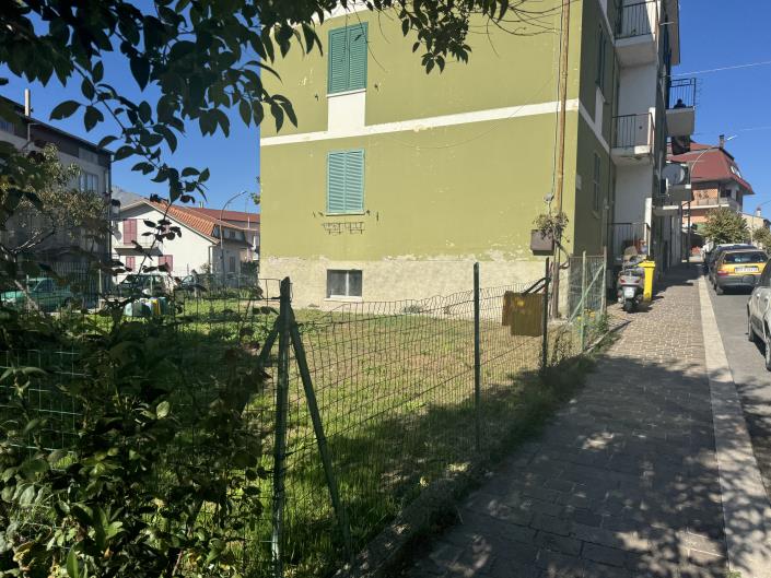 Image No.37-2 Bed Apartment for sale