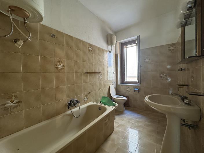Image No.21-2 Bed Apartment for sale
