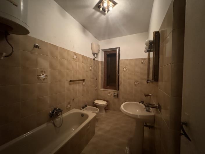 Image No.32-2 Bed Apartment for sale