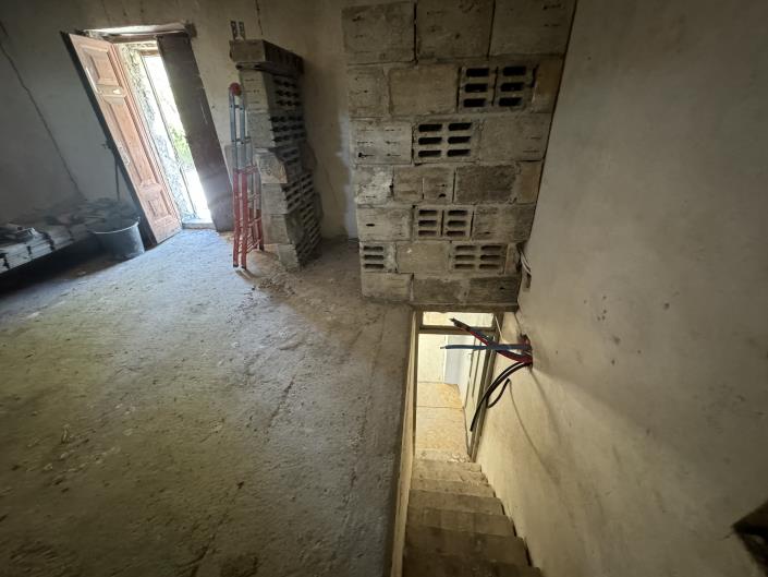 Image No.25-2 Bed House for sale