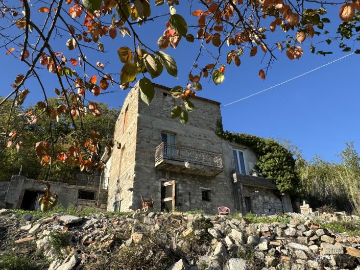 Image No.4-2 Bed House for sale