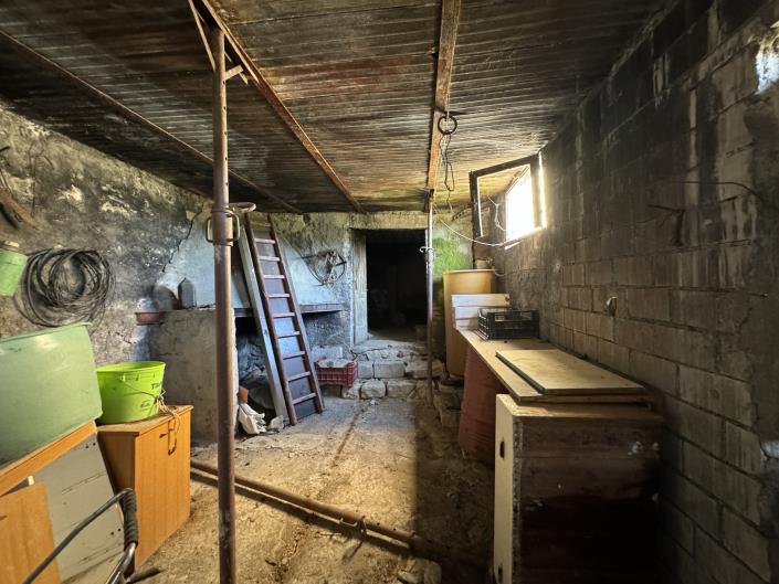 Image No.27-2 Bed House for sale