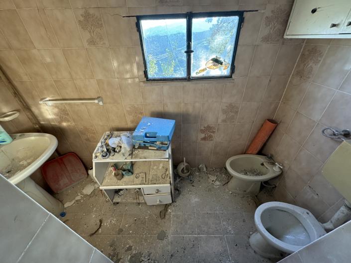 Image No.33-House for sale