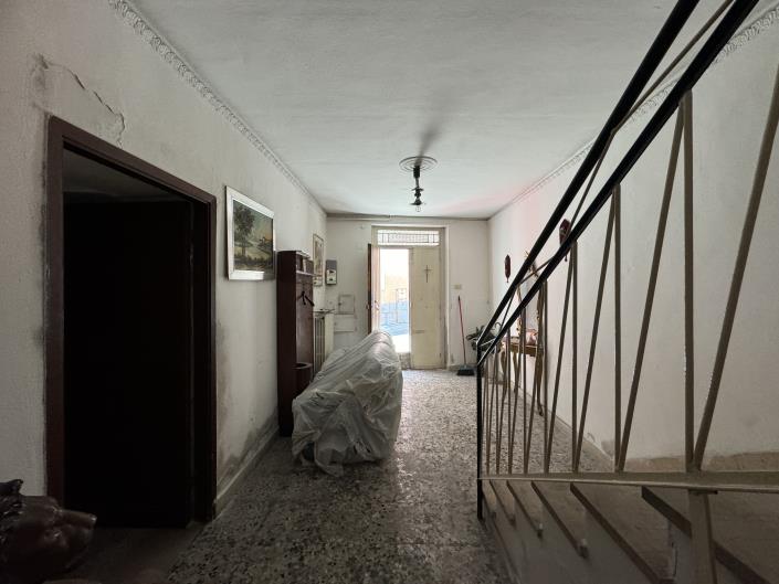 Image No.16-3 Bed House for sale