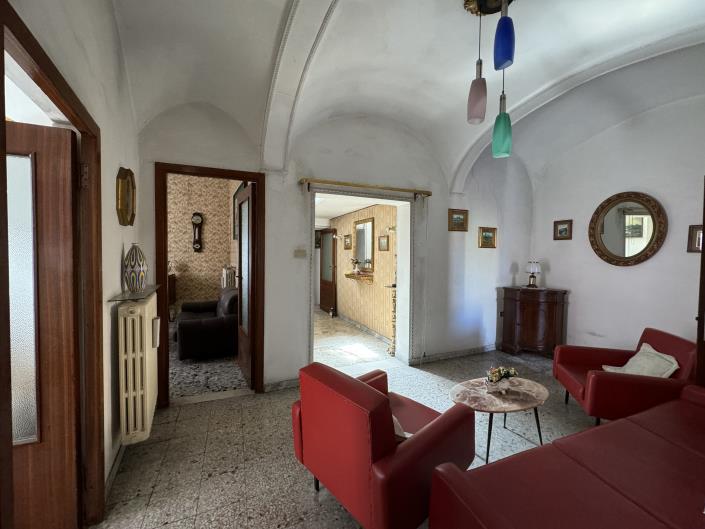 Image No.11-3 Bed House for sale