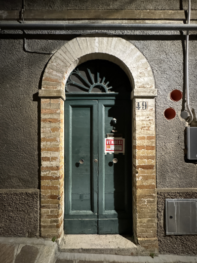 Image No.1-5 Bed Townhouse for sale