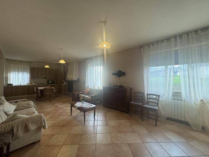 Image No.26-Villa / Détaché de 4 chambres à vendre à Orsogna