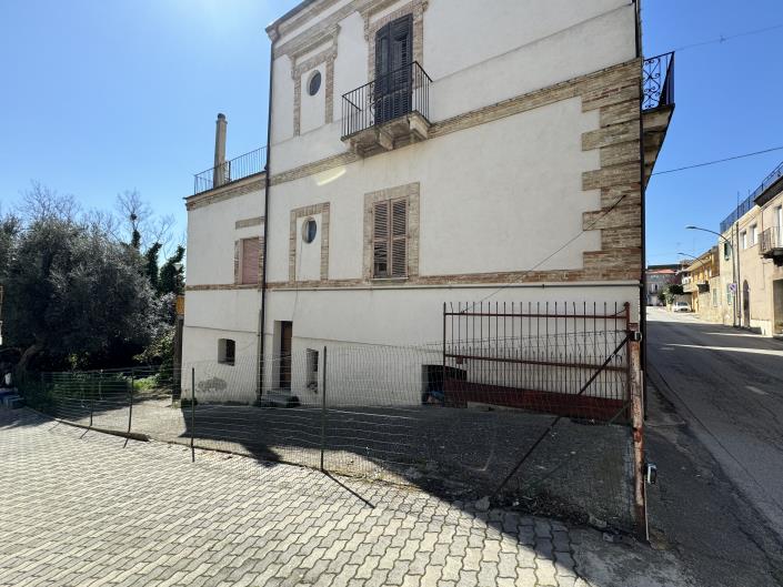 Image No.60-Villa for sale