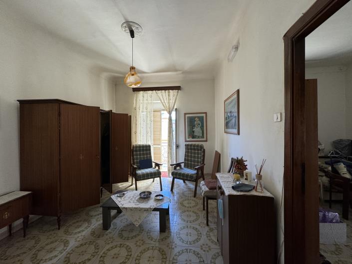 Image No.9-2 Bed Townhouse for sale