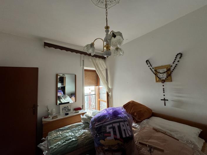 Image No.16-2 Bed Townhouse for sale