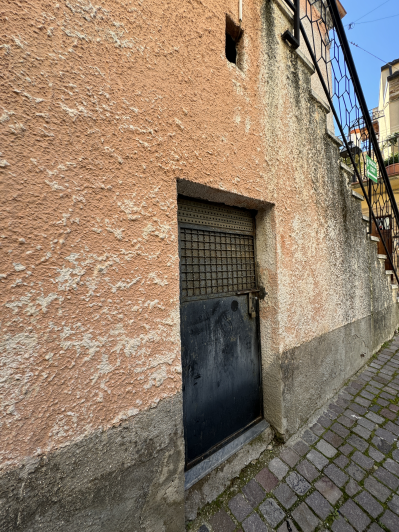 Image No.37-2 Bed Townhouse for sale