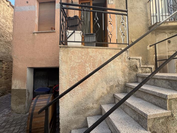 Image No.38-2 Bed Townhouse for sale