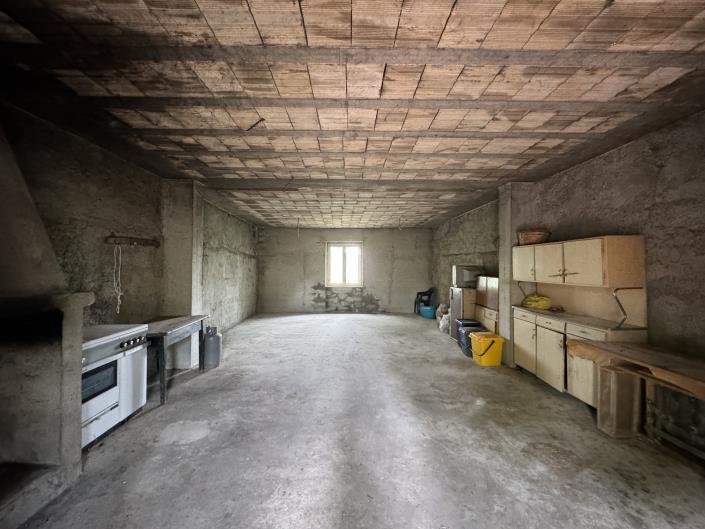 Image No.17-4 Bed Country Property for sale