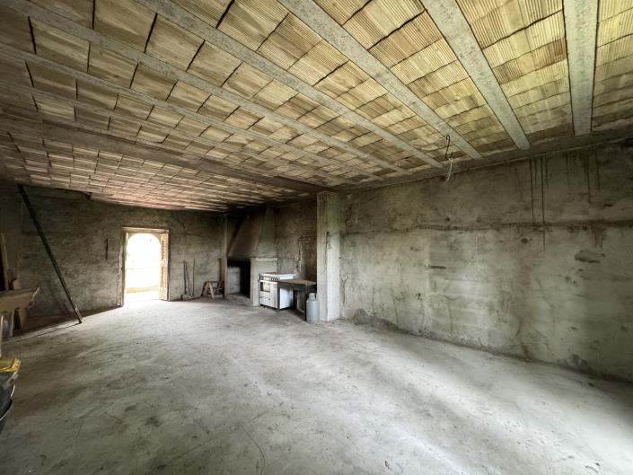 Image No.16-4 Bed Country Property for sale