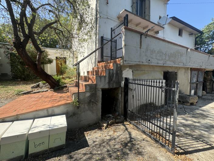 Image No.35-4 Bed Country Property for sale