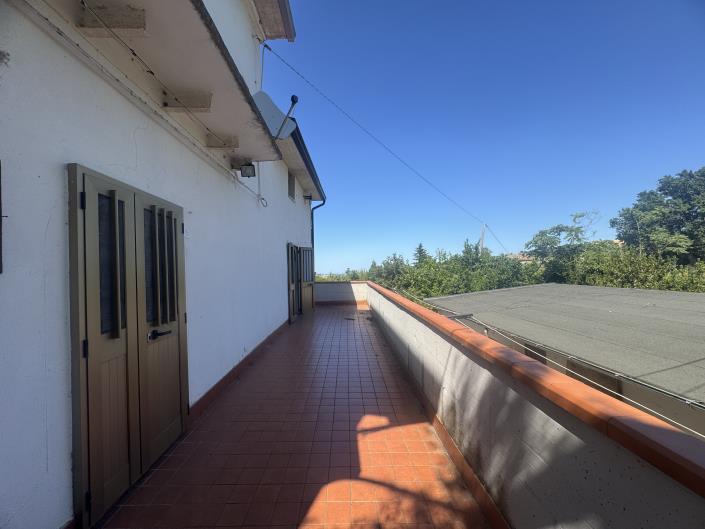 Image No.5-Propriété de pays de 4 chambres à vendre à Tornareccio