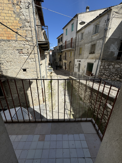 Image No.7-3 Bed Townhouse for sale