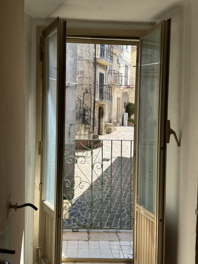 Image No.20-3 Bed Townhouse for sale