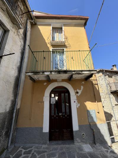 Image No.1-3 Bed Townhouse for sale