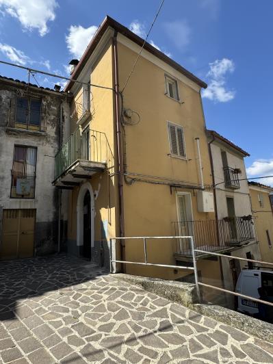 Image No.1-Maison de ville de 3 chambres à vendre à Pennadomo