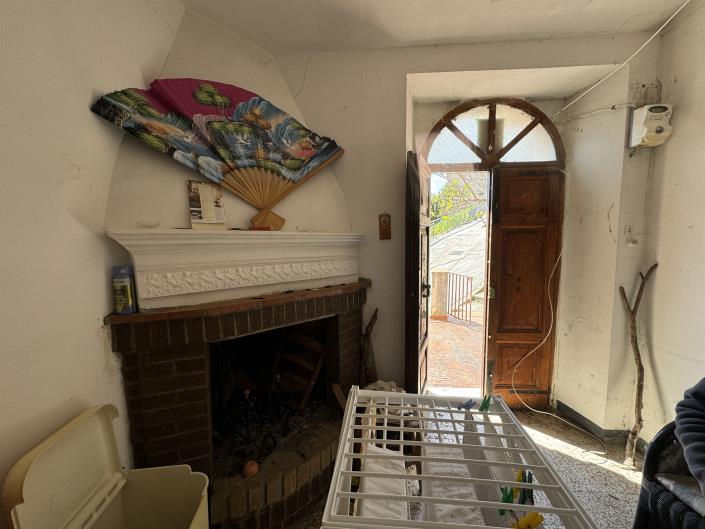 Image No.26-2 Bed Townhouse for sale