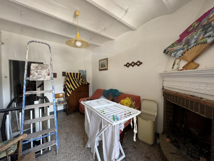 Image No.28-2 Bed Townhouse for sale