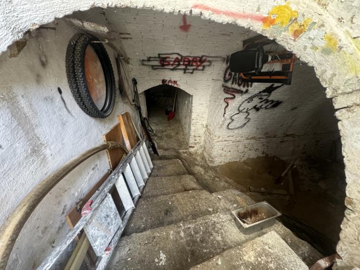 Image No.17-2 Bed Townhouse for sale