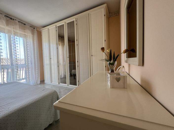 Image No.6-2 Bed Townhouse for sale