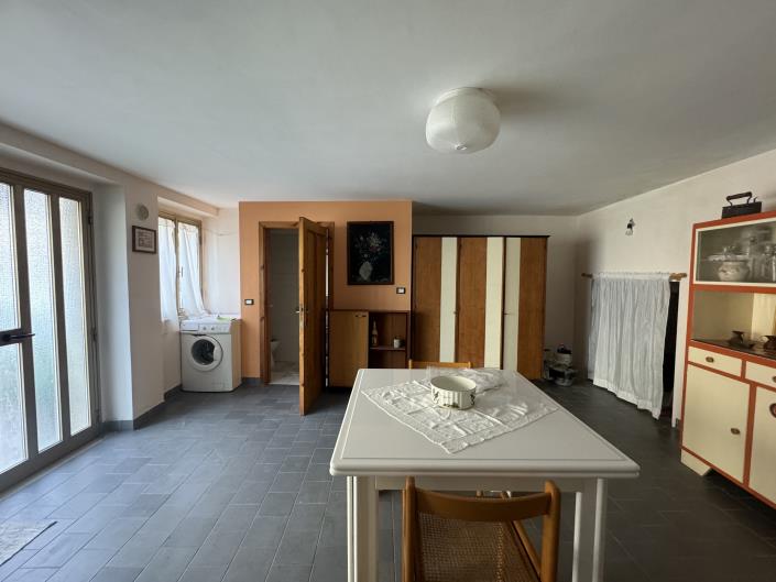 Image No.26-2 Bed Townhouse for sale