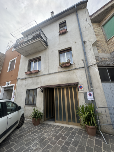 Image No.27-2 Bed Townhouse for sale