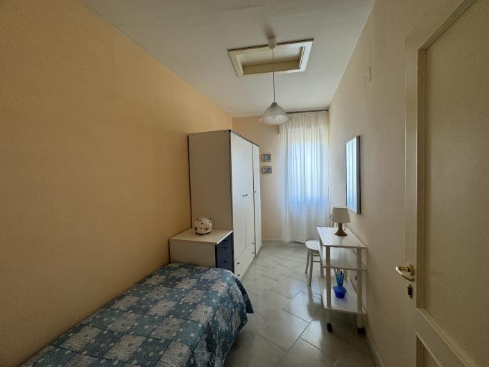 Image No.8-2 Bed Townhouse for sale