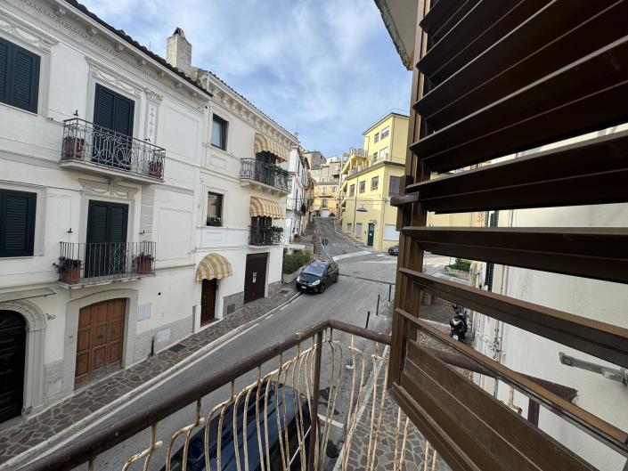 Image No.11-5 Bed Townhouse for sale