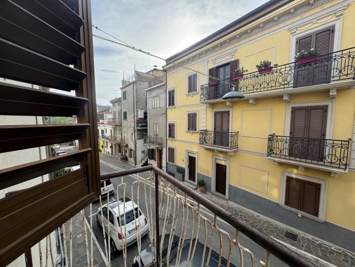 Image No.12-5 Bed Townhouse for sale