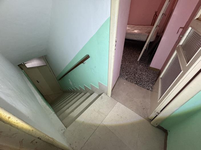 Image No.6-5 Bed Townhouse for sale