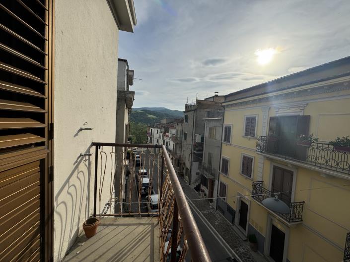 Image No.18-5 Bed Townhouse for sale