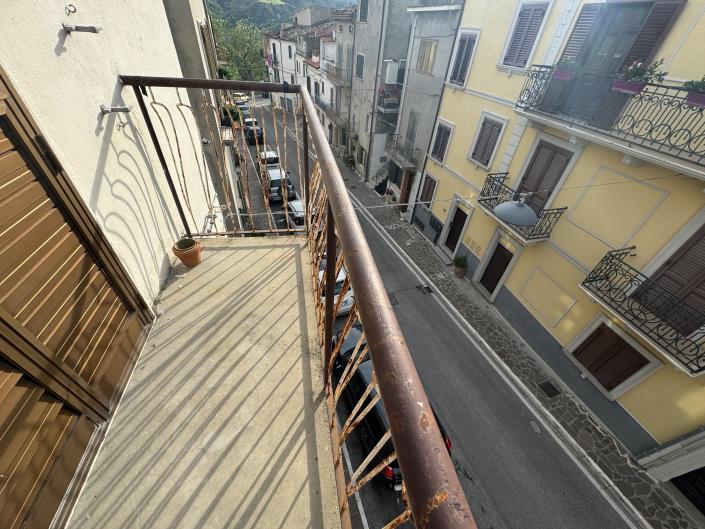 Image No.19-5 Bed Townhouse for sale