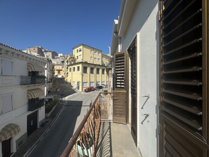 Image No.9-5 Bed Townhouse for sale